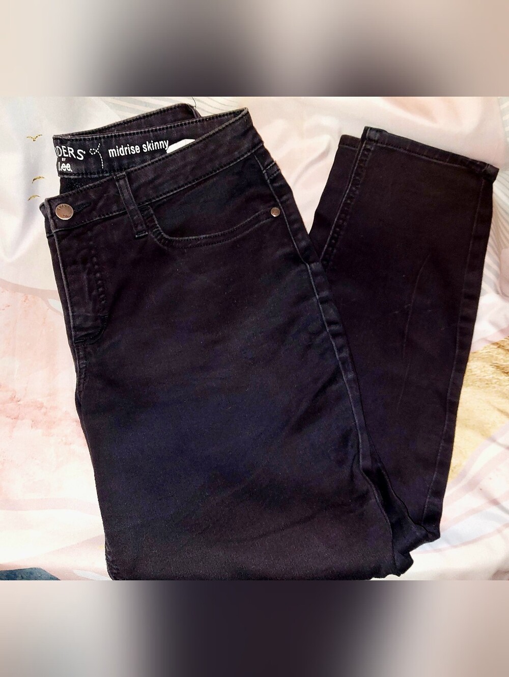 Riders Midrise Skinny Women Jeans - Black